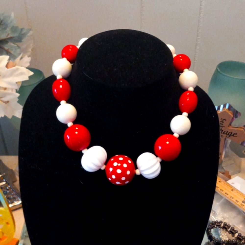 Beaded necklace